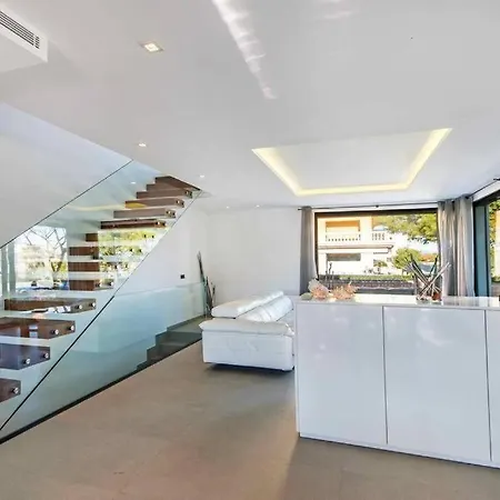 Villa Natural Next To The